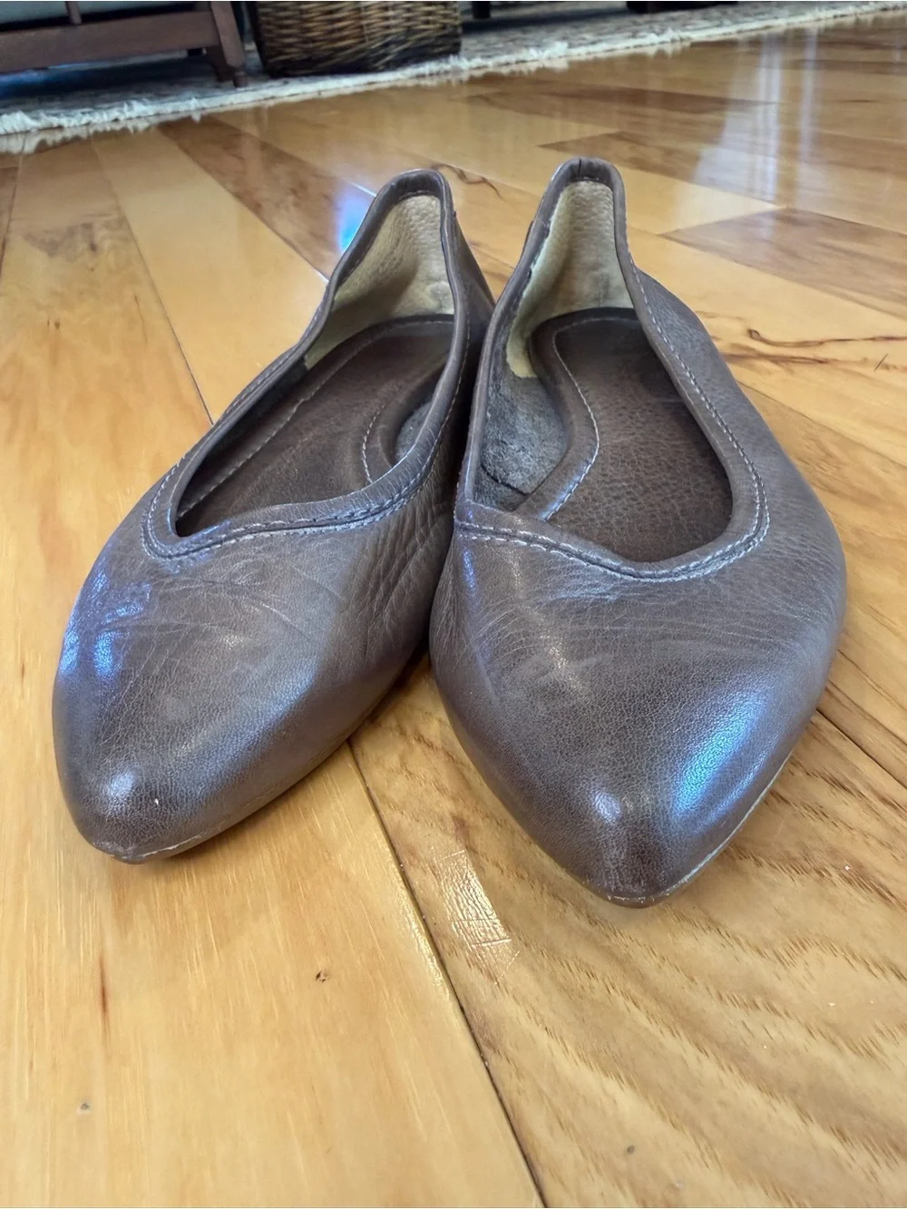 FRYE Regina Grey Leather Pointed Toe Ballet Flats Whipstitch Back Heel Tie 7.5